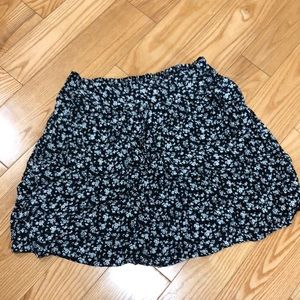 B&W Floral Skirt With Pockets